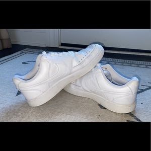 Woman’s nike low rise air force
